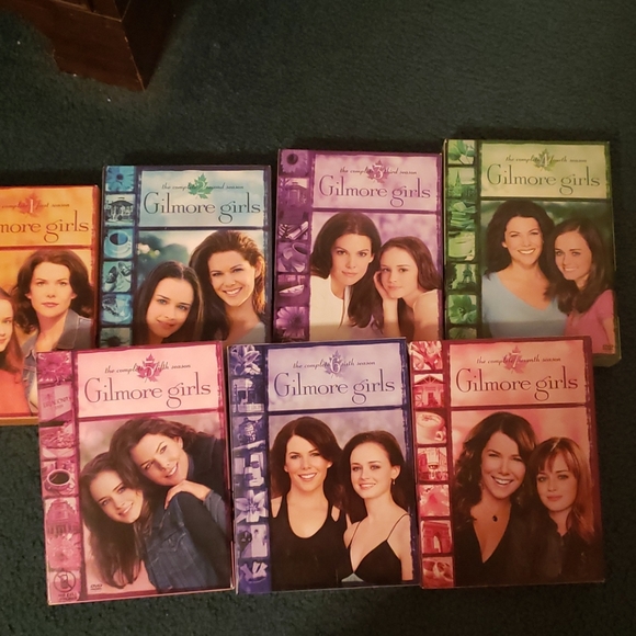 Gilmore girls dvd box set! - Picture 2 of 2